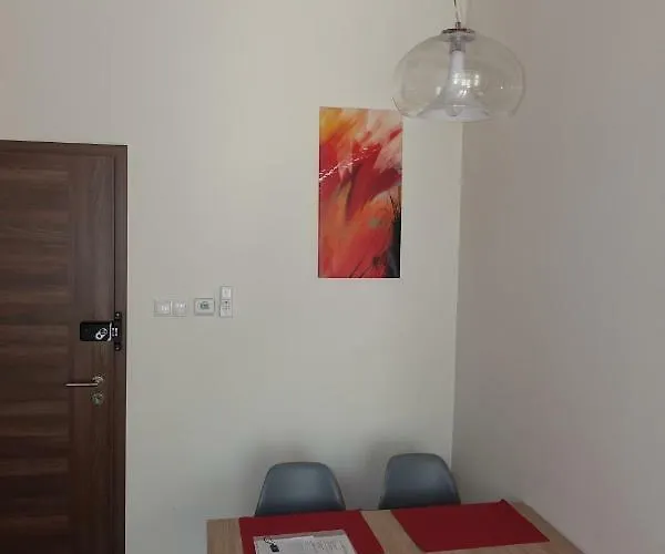 Frank & Fang Mk7 アパート *