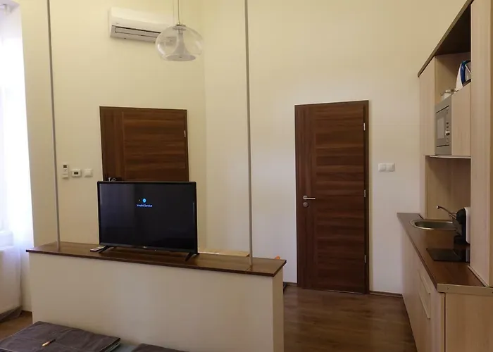 Frank & Fang Mk7 アパート