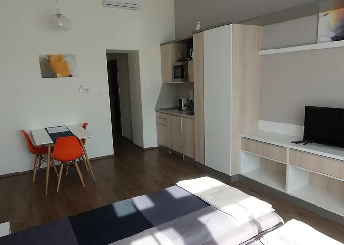 Frank & Fang Mk7 * ブダペスト